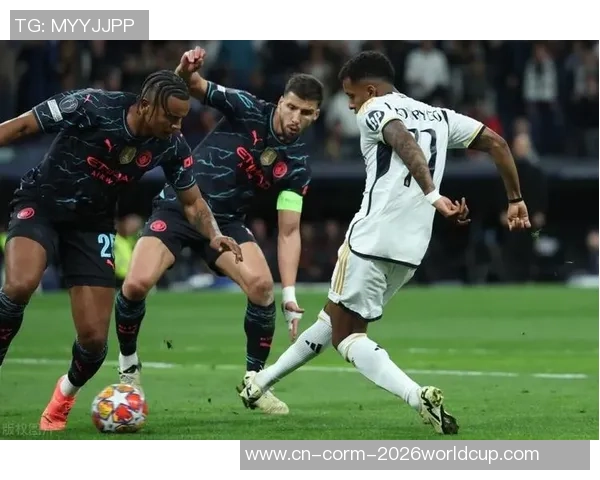 法媒:于帕仍未与拜仁谈妥续约,皇马和巴黎预备满意其要求